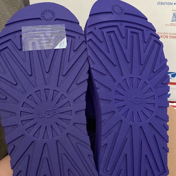 UGG - Picture 9 of 12